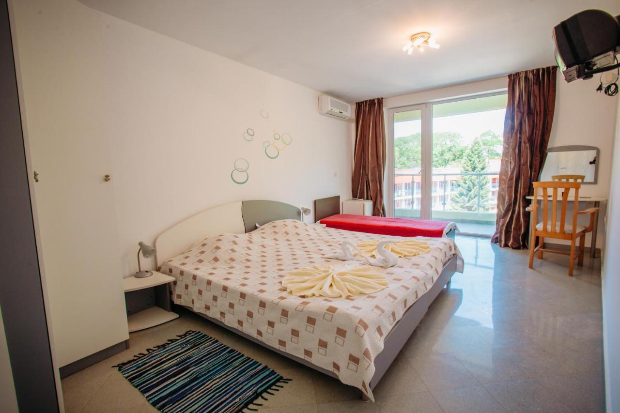 Mng Holiday Yassen Apartments Pantai Sunny Bagian luar foto