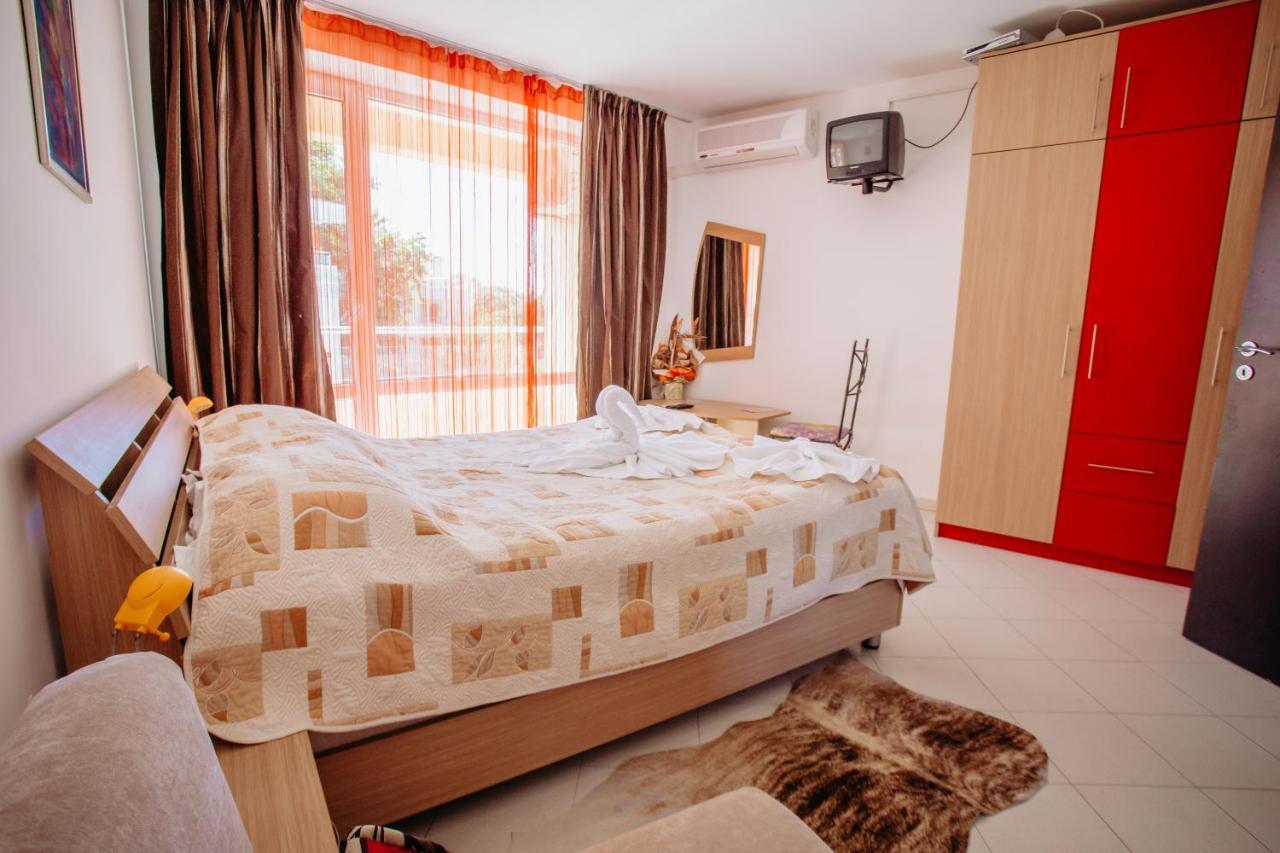 Mng Holiday Yassen Apartments Pantai Sunny Bagian luar foto