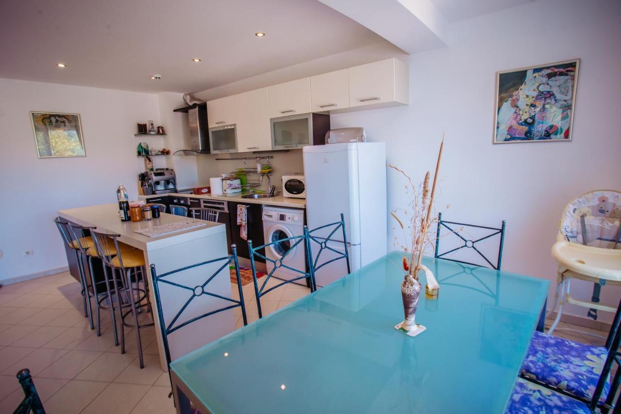 Mng Holiday Yassen Apartments Pantai Sunny Bagian luar foto