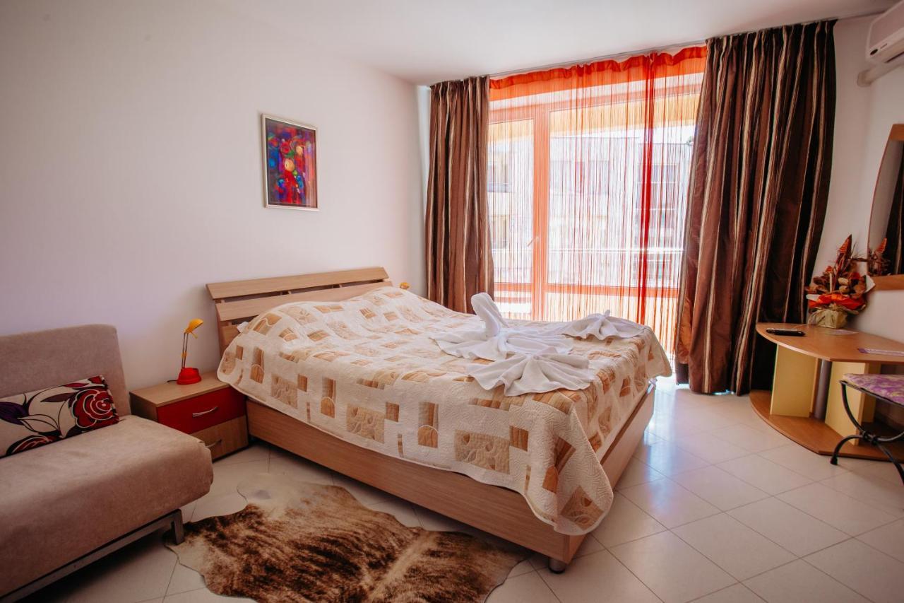 Mng Holiday Yassen Apartments Pantai Sunny Bagian luar foto