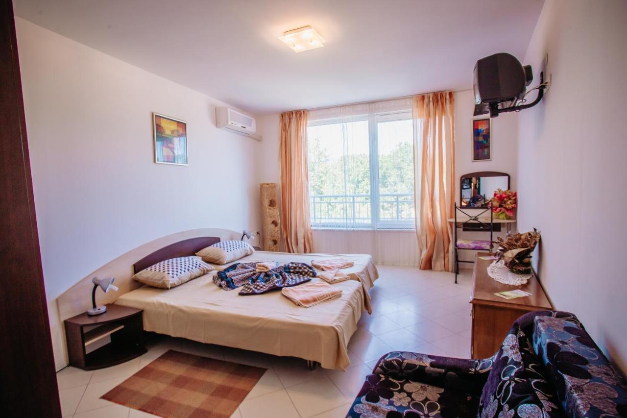 Mng Holiday Yassen Apartments Pantai Sunny Bagian luar foto