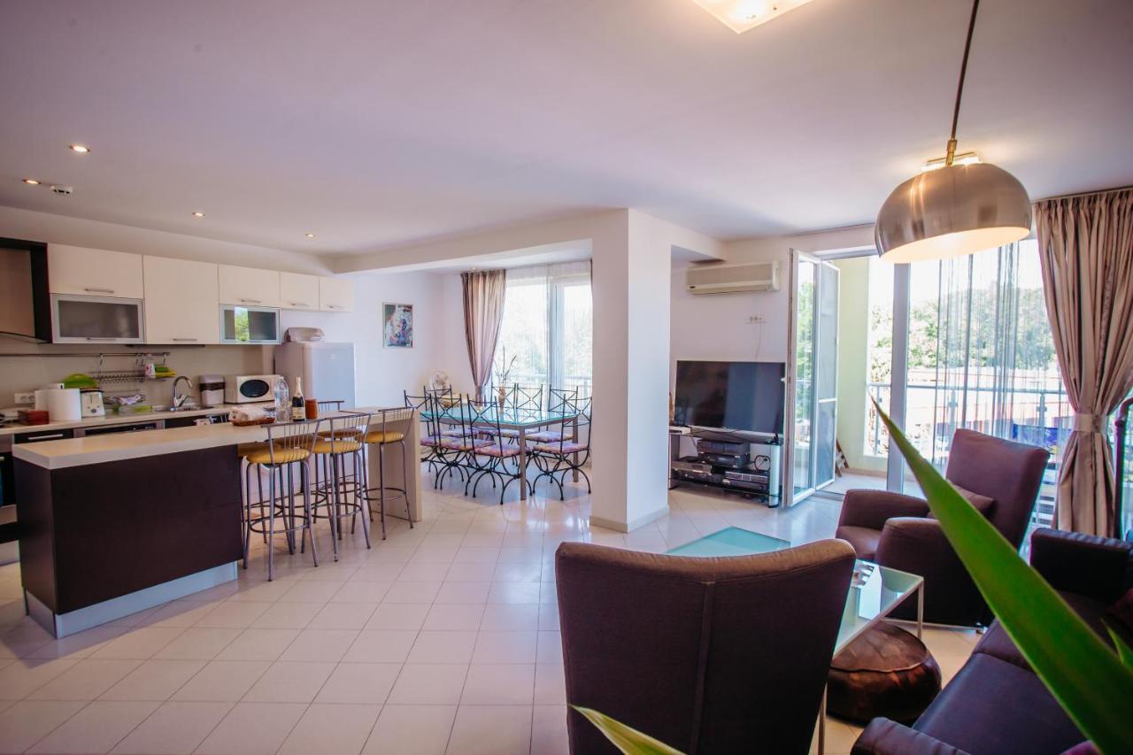 Mng Holiday Yassen Apartments Pantai Sunny Bagian luar foto