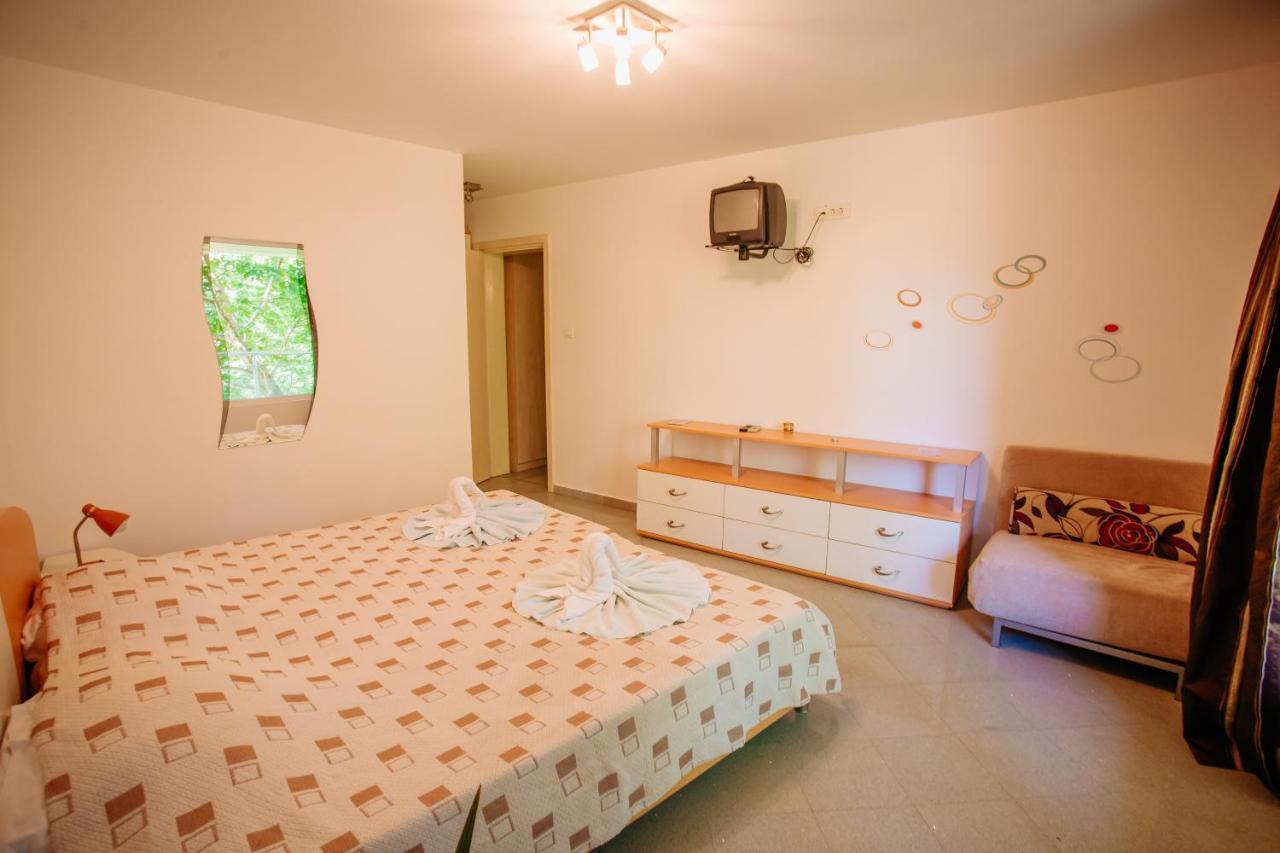 Mng Holiday Yassen Apartments Pantai Sunny Bagian luar foto
