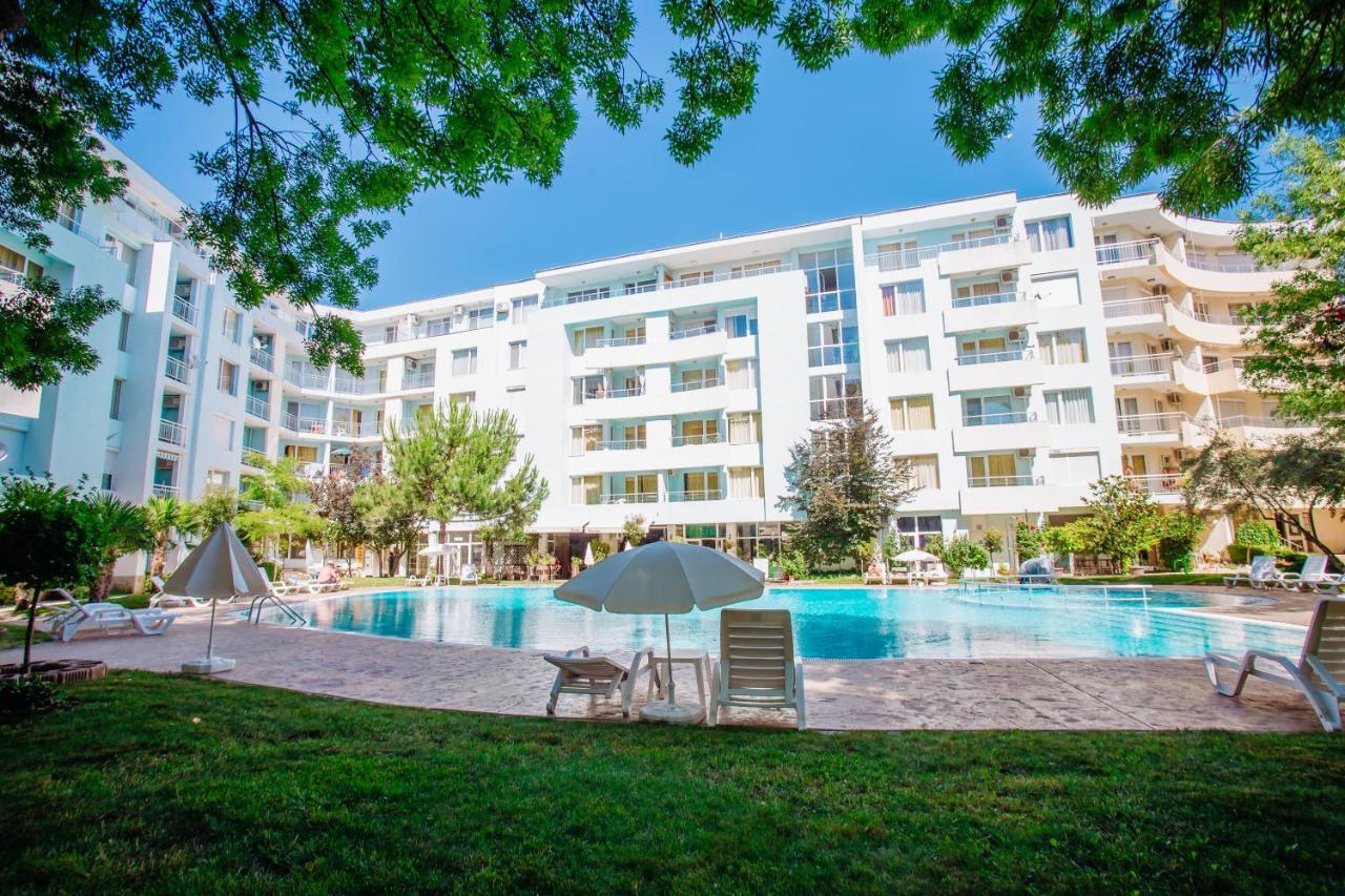 Mng Holiday Yassen Apartments Pantai Sunny Bagian luar foto