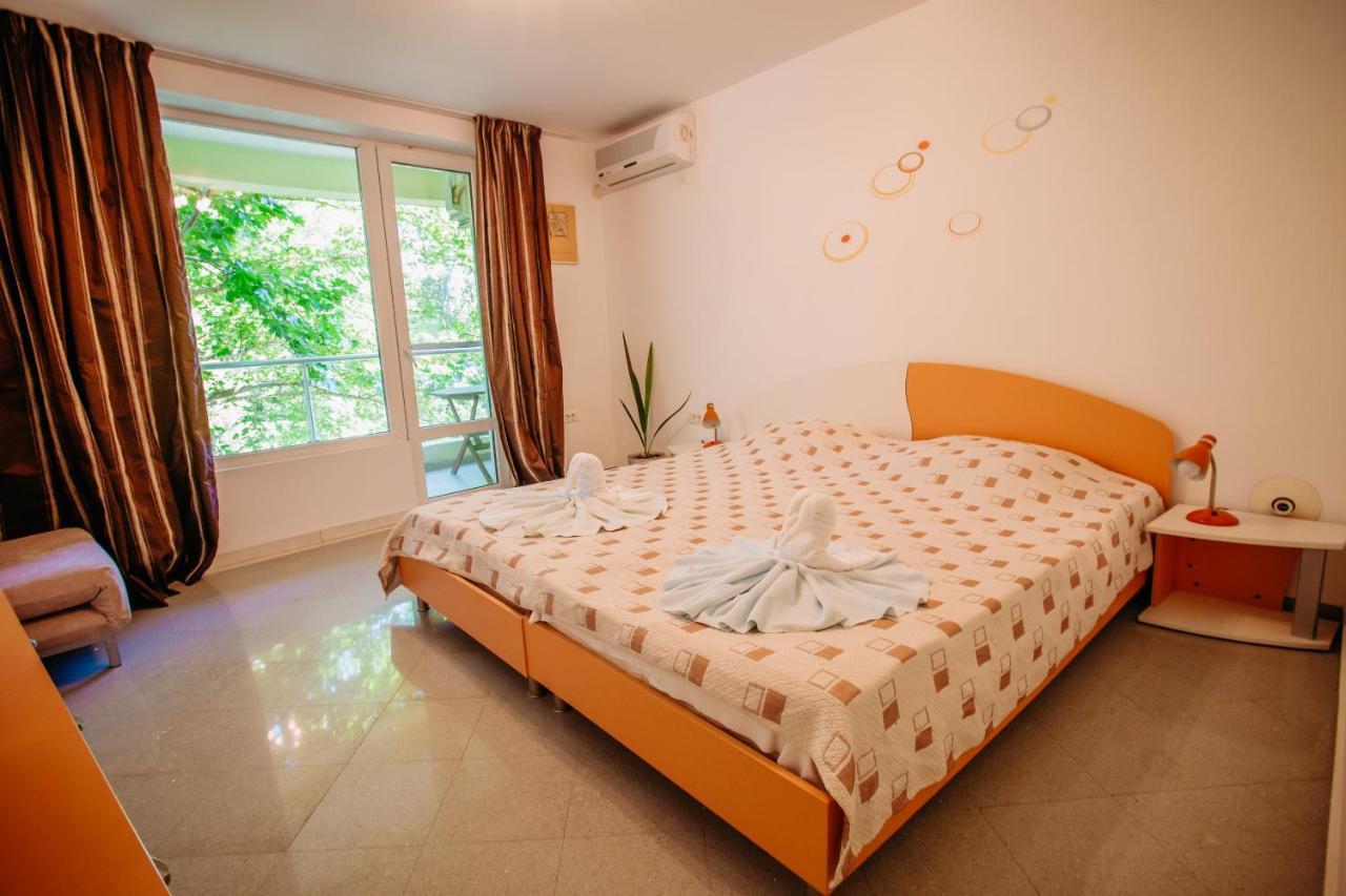 Mng Holiday Yassen Apartments Pantai Sunny Bagian luar foto