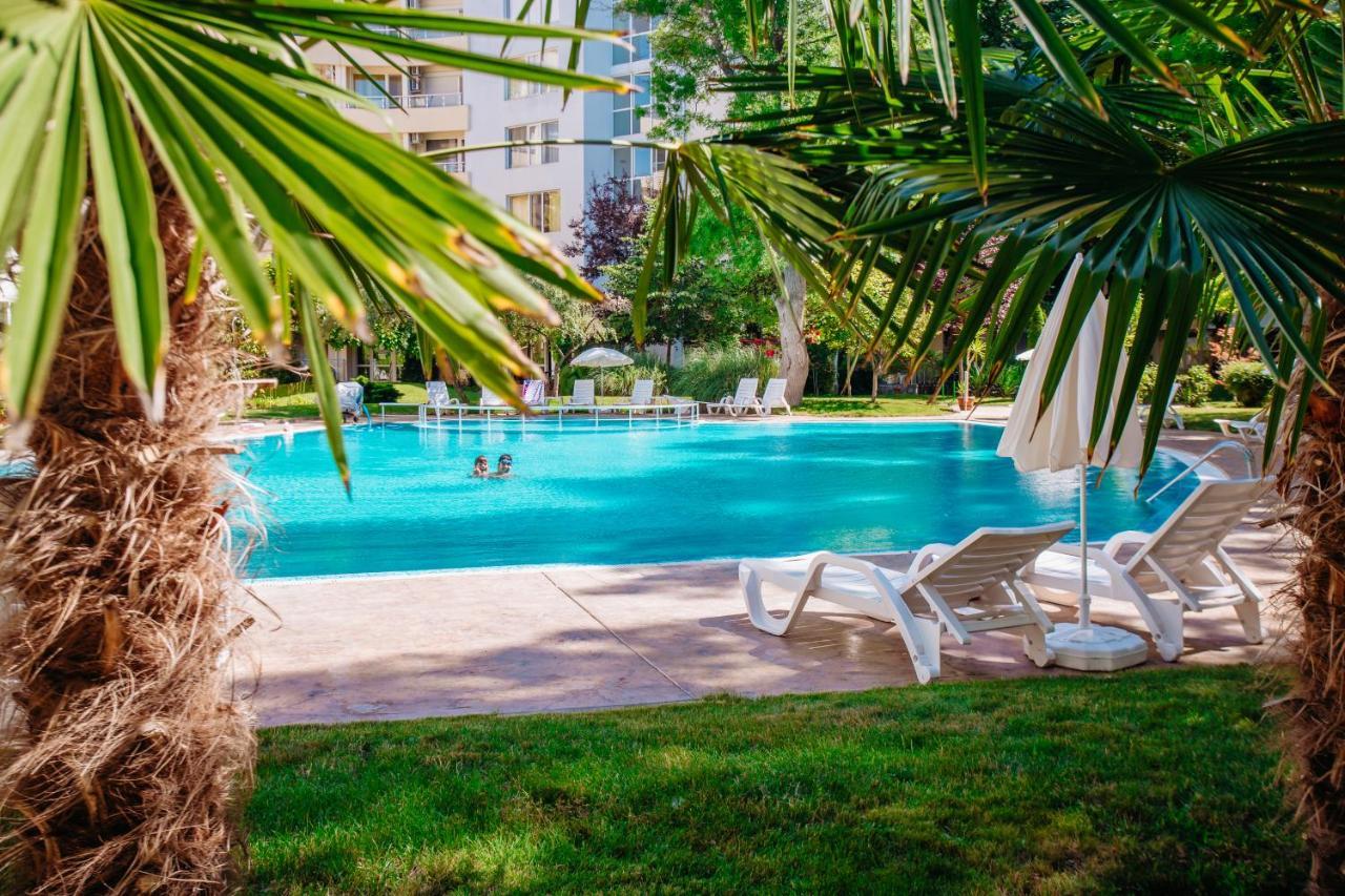 Mng Holiday Yassen Apartments Pantai Sunny Bagian luar foto
