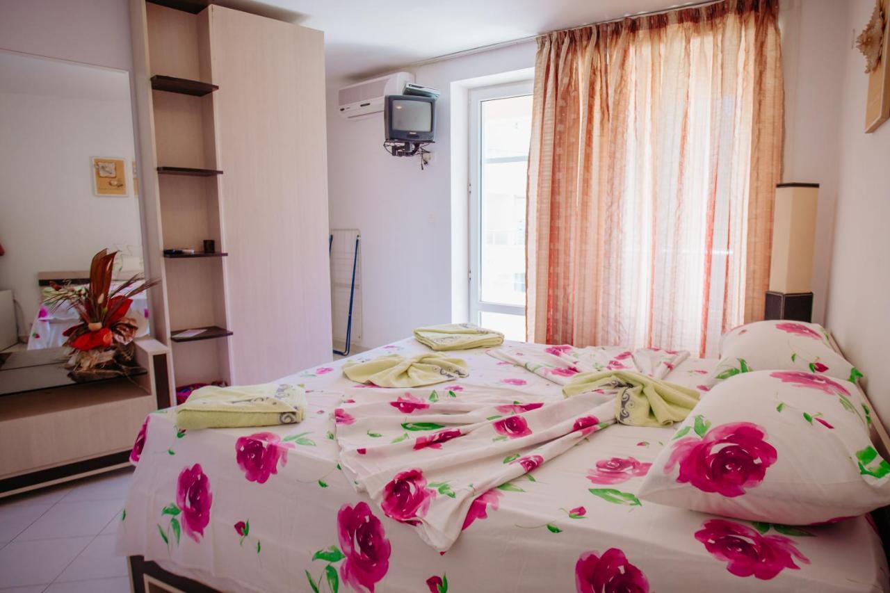 Mng Holiday Yassen Apartments Pantai Sunny Bagian luar foto