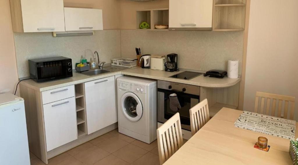 Mng Holiday Yassen Apartments Pantai Sunny Bagian luar foto