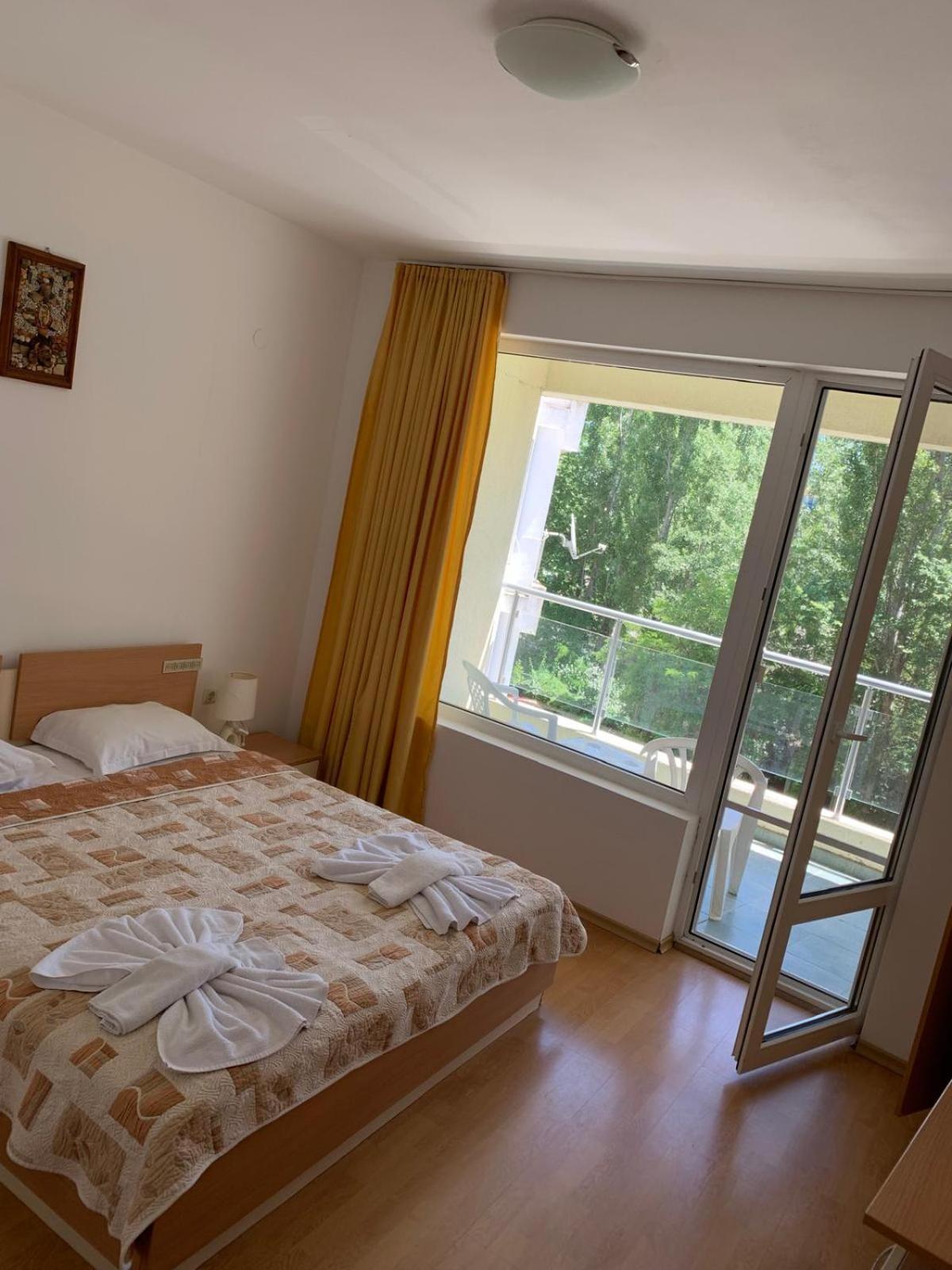 Mng Holiday Yassen Apartments Pantai Sunny Bagian luar foto