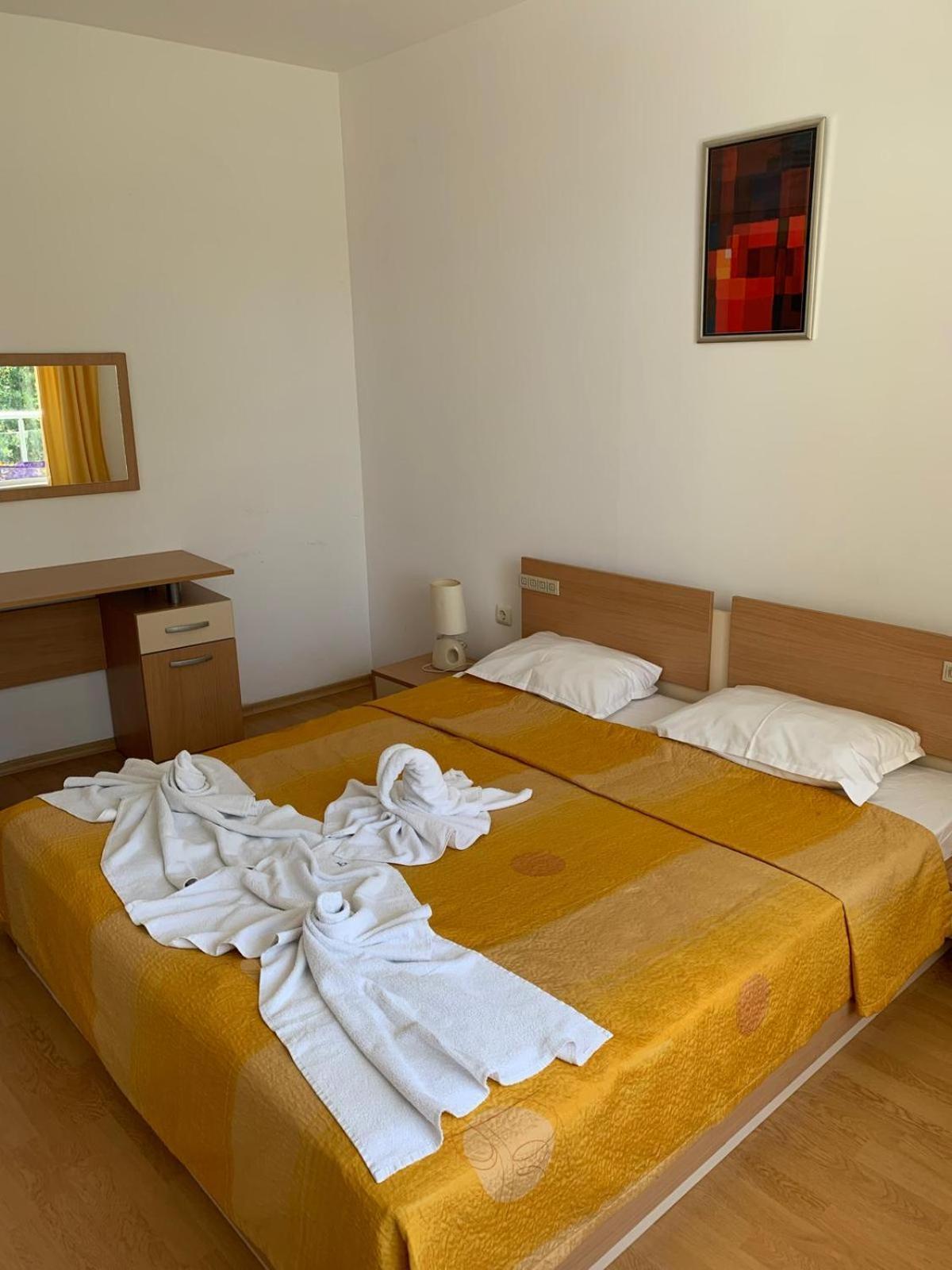 Mng Holiday Yassen Apartments Pantai Sunny Bagian luar foto