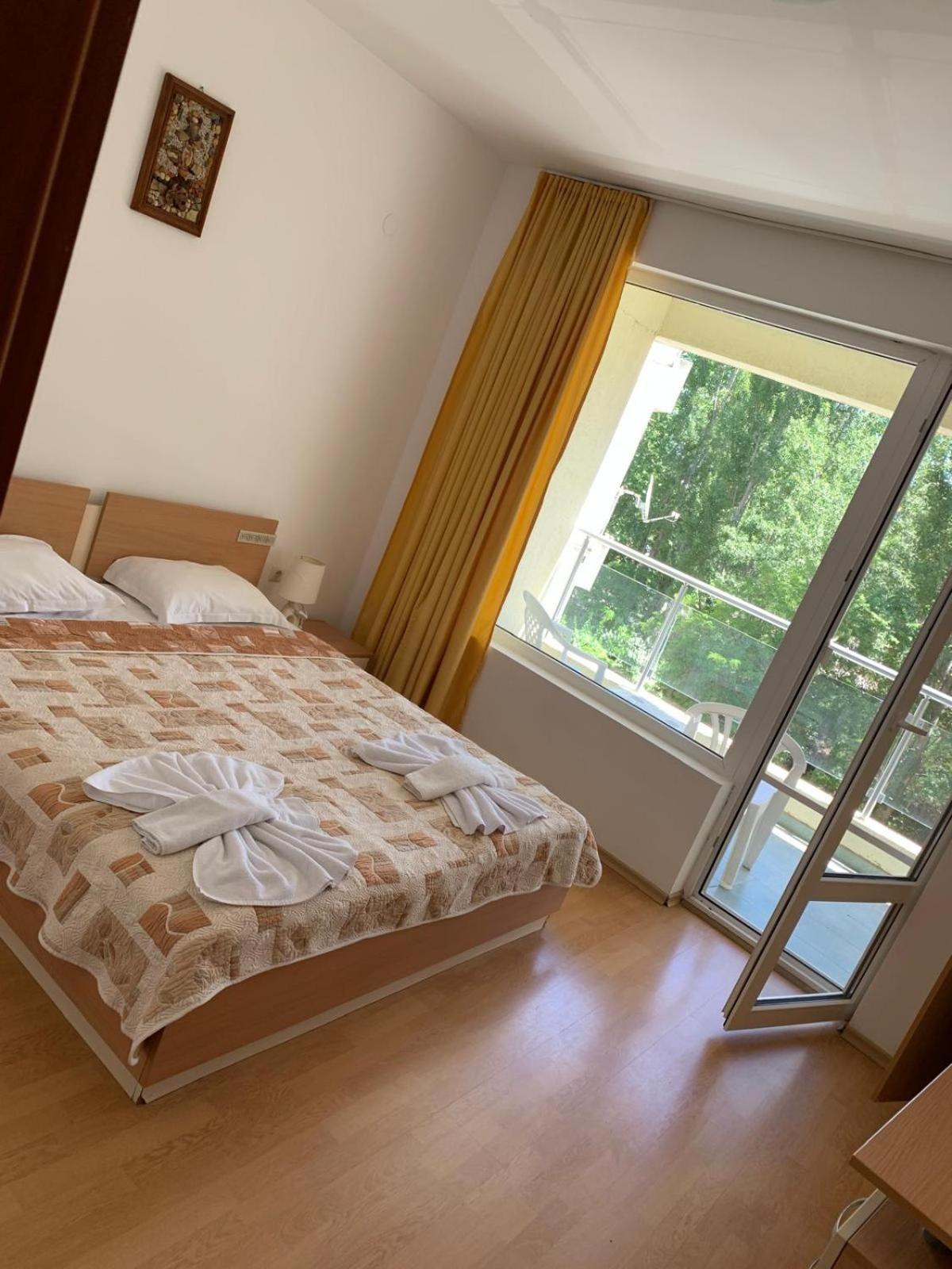 Mng Holiday Yassen Apartments Pantai Sunny Bagian luar foto