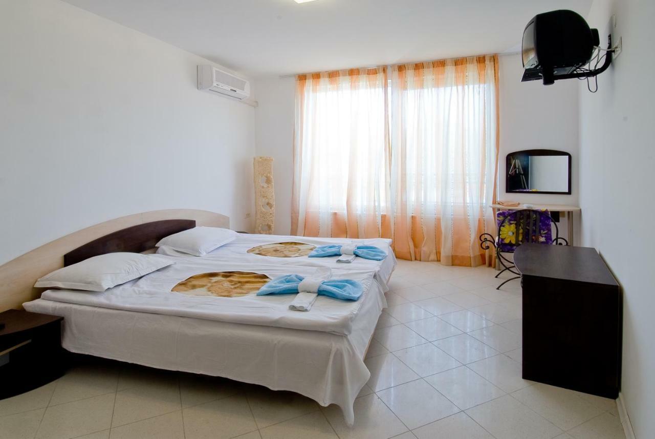 Mng Holiday Yassen Apartments Pantai Sunny Bagian luar foto